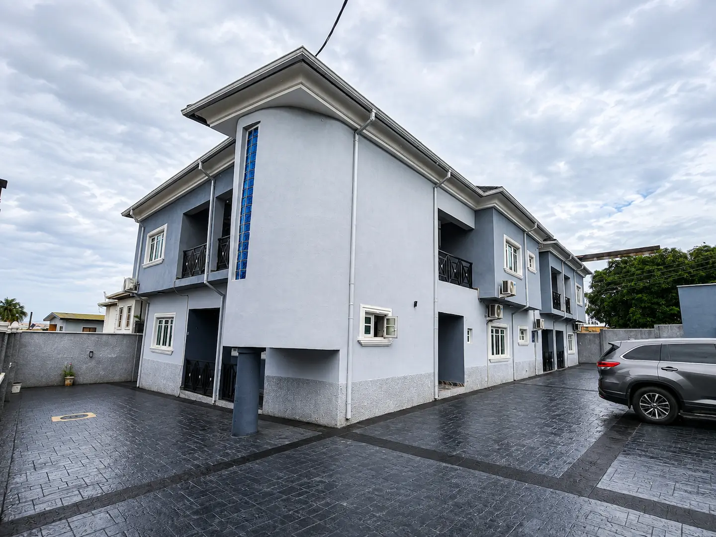 Luxury 3-Bedroom Serviced Apartment