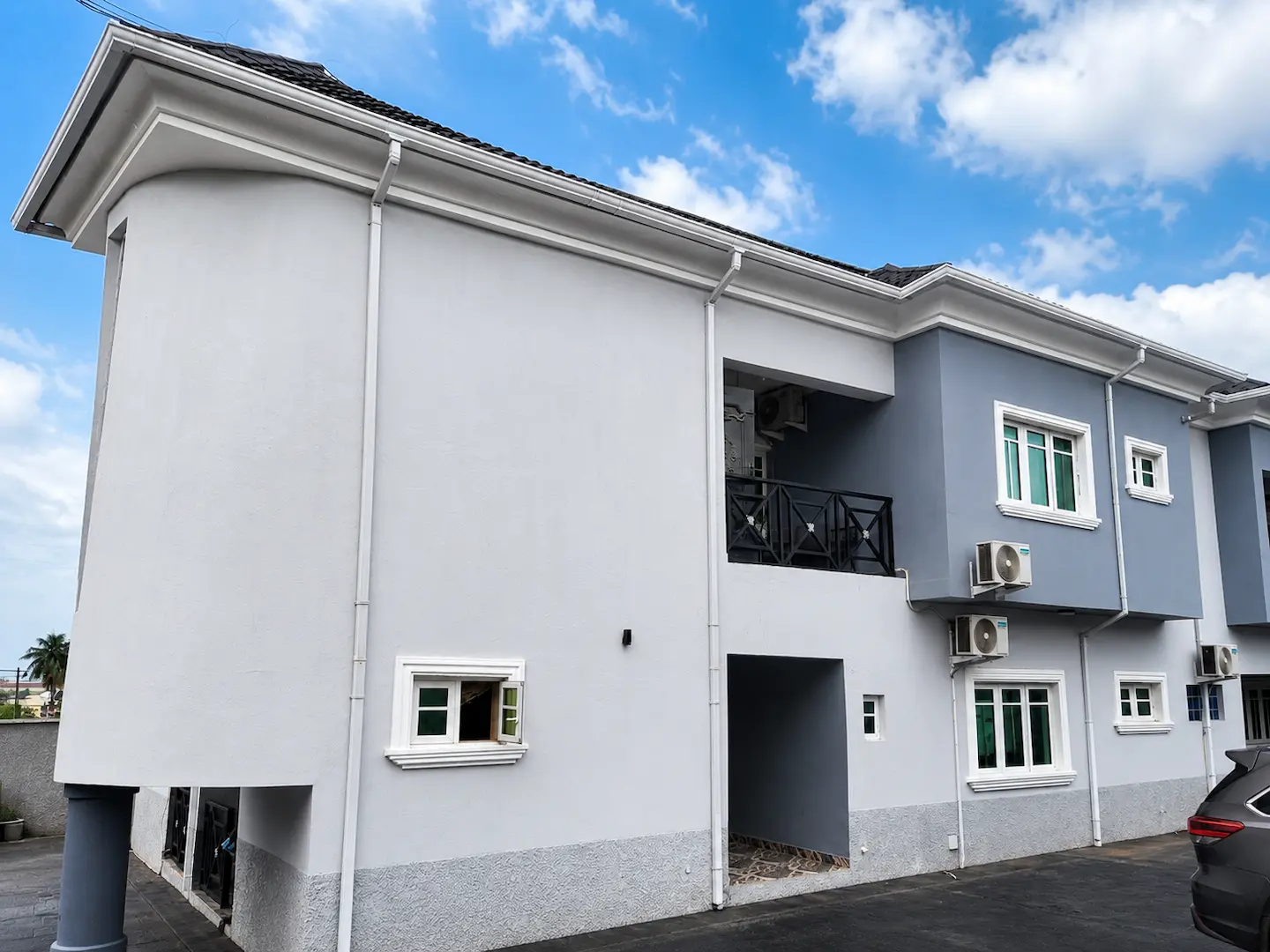 Luxury 3-Bedroom Serviced Apartment